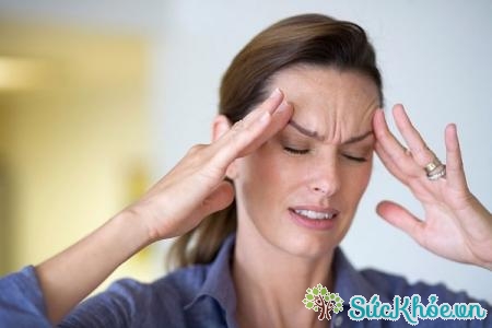 Chóng mặt, nhìn đôi, hoặc mất thị lực đều là những triệu chứng đau nửa đầu thường gặp