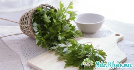 Trà ngải cứu giúp giảm đáng kể cơn đau bụng kinh của bạn