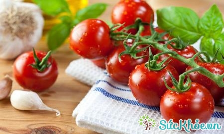 Cà chua là nguyên liệu tẩy lông tay tự nhiên cực kỳ tốt