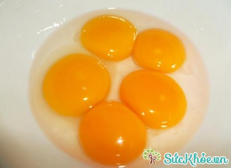 Cách chữa vảy nến bằng lòng đỏ trứng gà đơn giản mà hiệu quả