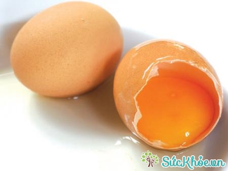 Cách làm trắng da mặt tự nhiên với trứng gà