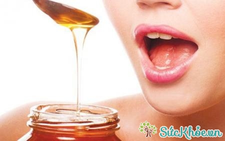 Sử dụng mật ong là cách chữa nhiệt miệng hiệu quả 