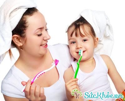 Chú ý trong việc chăm sóc răng miệng cho trẻ