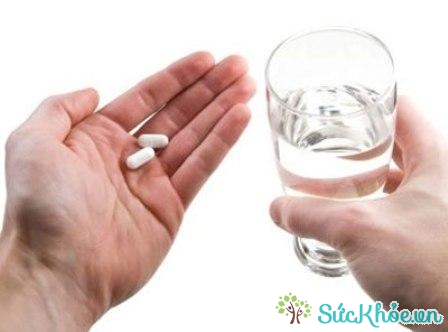 Sử dụng các thuốc có tính kháng viêm như nhóm thuốc corticosteroid
