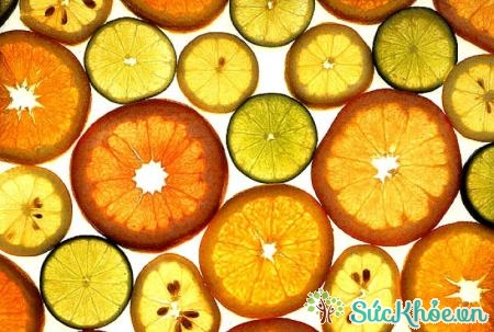 Bổ sung vitamin C giúp phòng tránh viêm lợi