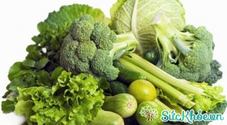 Nên ăn nhiều rau xanh để phòng ngừa tóc bạc sớm