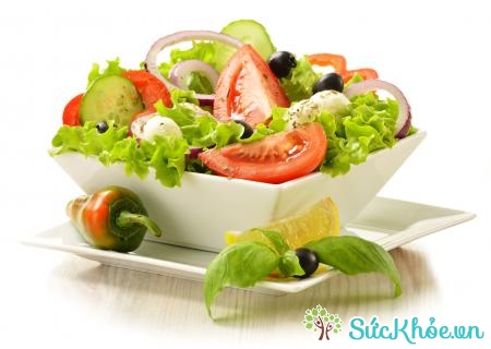 Salad sẽ là người bạn tốt nhất cho bạn nếu muốn tăng cân mà vẫn đảm bảo sức khỏe.