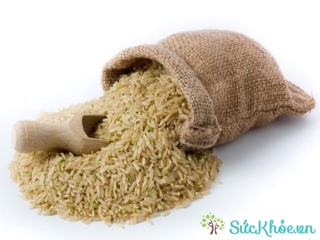 Gạo lứt chứa khoảng 3,5 gam chất xơ/cốc và rất phù hợp đối với chế độ giảm cân.