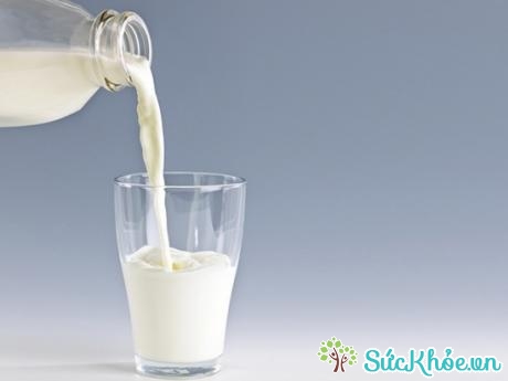 Uống quá nhiều sữa đặc có thể gây ra đau bụng, tiêu chảy.
