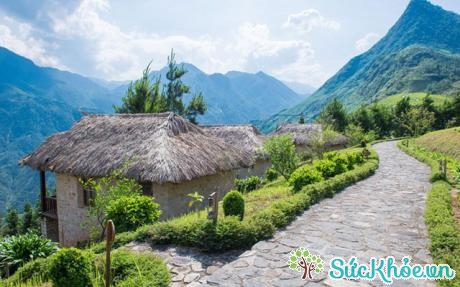 Topas Ecolodge, Sa Pa, Lào Cai: Khu nghỉ dưỡng nằm trong dãy núi Hoàng Liên Sơn với phong cảnh kỳ vĩ, cách thị trấn Sa Pa - Lào Cai 20 km về phía đông, thuộc xã Thanh Kim. 