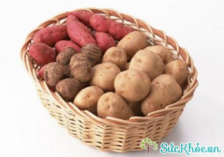 Người bị suy thận mạn nên ăn nhiều chất bột ít đạm như khoai lang, khoai sọ, khoai tây