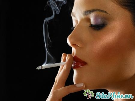 Hút thuốc là nguyên nhân gây ảnh hưởng tới việc mang thai