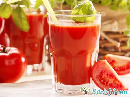Nước ép cà chua là loại nước giải khát rất tốt kích thích tiêu hóa