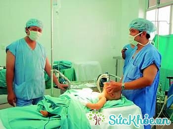 Phẫu thuật não úng thủy ở trẻ em bằng phương pháp nội soi tại Bệnh viện đa khoa tỉnh Khánh Hòa