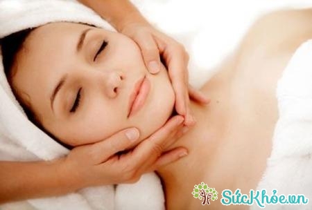 Massage các cơ trên khuôn mặt có thể làm giảm và phòng nguy cơ nhăn da