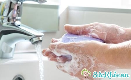 Người dân cần thường xuyên rửa tay với xà phòng
