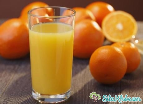 Uống nước cam phòng cảm cúm hiệu quả