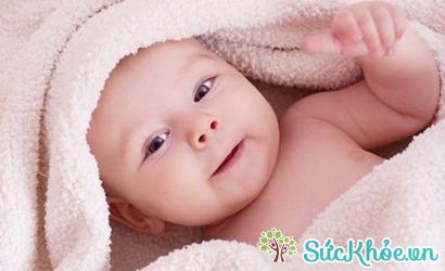 Chăm sóc da cho bé vào mùa đông nên chú ý làm sạch da thường xuyên