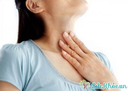 Phản ứng phụ khi dùng thuốc có thể gặp là viêm mũi họng