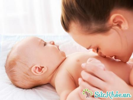 Nhiễm trùng sơ sinh là nhiễm trùng mắc phải trước, trong và tháng đầu sau sinh