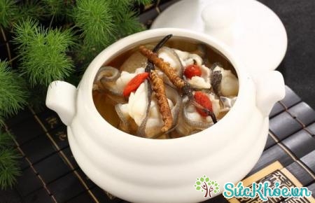 Cá chép hầm hoàng tinh là món ăn giúp phụ nữ tăng ham muốn