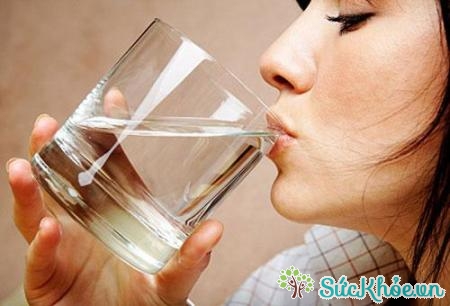 Bổ sung vitamin và nước đầy đủ cho cơ thể khỏe mạnh