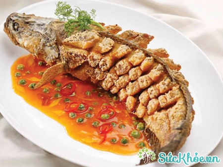 Cá lóc chưng tương là thực đơn ăn uống cho phụ nữ mang thai ngày Tết