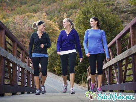 Lợi ích của việc đi bộ hàng ngày giúp giảm huyết áp