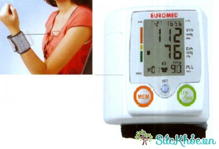Máy đo huyết áp EUROMED - Cổ tay và những thông tin cơ bản