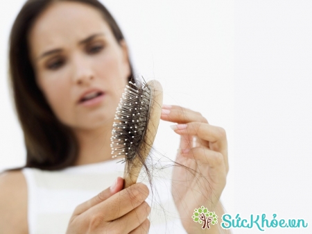 Hormone, một số rối loạn là nguyên nhân gây rụng tóc