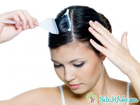 Tác dụng phụ của thuốc nhuộm tóc gây ra rất nhiều ảnh hưởng xấu tới sức khỏe của bạn