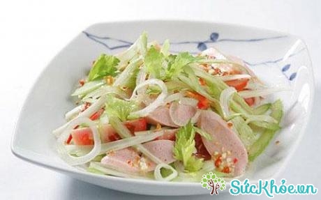 Cần tây được sử dụng làm salad, ăn sống hoặc dùng trong các món xào