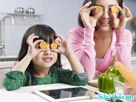 Cho trẻ ăn những thực phẩm tốt cho mắt