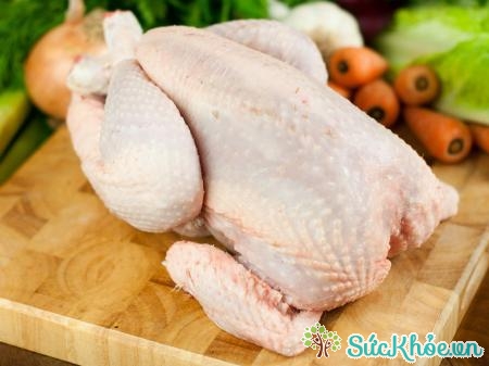 Thịt gà còn chữa thiếu máu do thiếu sắt (phụ nữ mang thai, sinh đẻ)