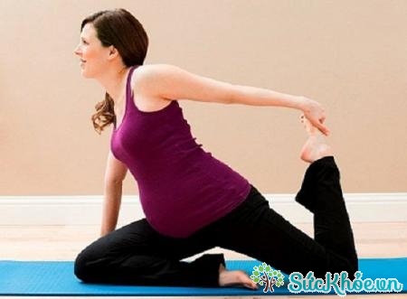 Tập luyện cũng giúp giảm căng thẳng vì thế nên tập luyện đều đặn trước khi có thai và trong khi có thai