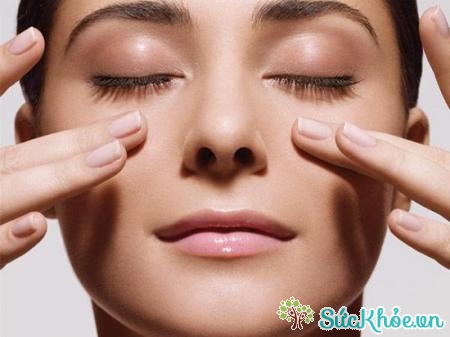 Massage mặt là phương pháp giúp phụ nữ có được làn da đẹp, mịn màng