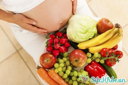 Ăn nhiều quả tươi và một số sản phẩm sữa là một điều lành mạnh cho thai phụ.