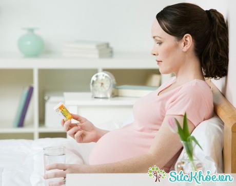 Vì sao phụ nữ có thai cần bổ sung canxi?