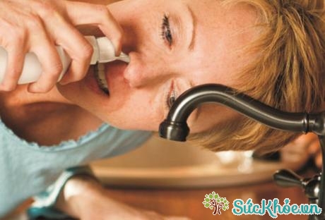 Rửa mũi: Giảm tự nhiên các triệu chứng cảm lạnh & dị ứng