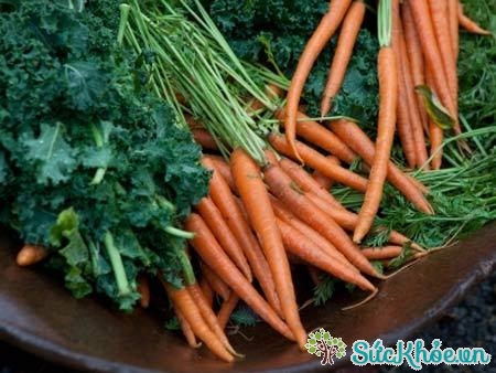 Ăn nhiều carotenoid có nhiều trong cà rốt mang lại làn da rám nắng tự nhiên