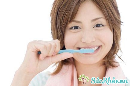 Thai phụ cần vệ sinh răng miệng sạch sẽ để ngừa sâu răng