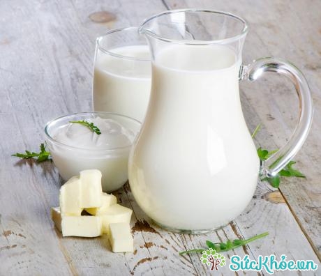 Sữa là thực phẩm tốt cho người viêm gan cấp giai đoạn đầu khi đang sốt.