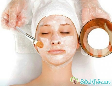 Đắp mặt nạ thường xuyên giúp da nhanh phục hồi hư tổn.