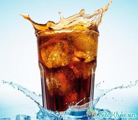 Sử dụng nước ngọt thường xuyên gây các bệnh về đường hô hấp như ợ hơi, đầy hơi và chứng béo phì 