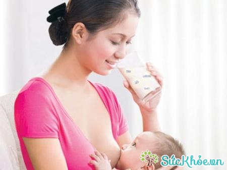 Cho con bú hoàn toàn bằng sữa mẹ trong 6 tháng đầu đời cũng là biện pháp tránh thai tự nhiên