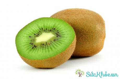 Kiwi chứa hàm lượng lớn vitamin C giúp cải thiện các tế bào da