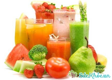 Uống nước trái cây tươi, không uống đồ chế biến sẵn có đường