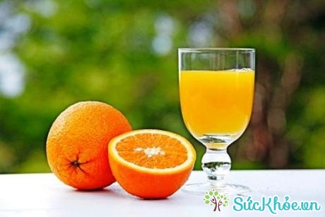 Cam không chỉ nổi tiếng với hàm lượng vitamin C cao mà còn là một trong số những loại trái cây giàu canxi. 