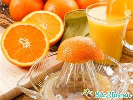 Các loại trái cây họ cam chứa nhiều vitamin C, một loại vitamin đóng vai trò chính trong việc ngăn ngừa cảm lạnh