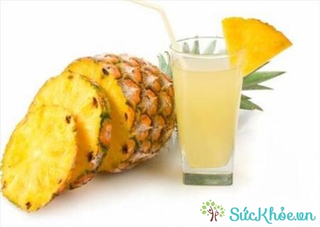Dứa hay còn gọi là trái thơm, là loại thực phẩm cực tốt cho chị em trong ngày có kinh.